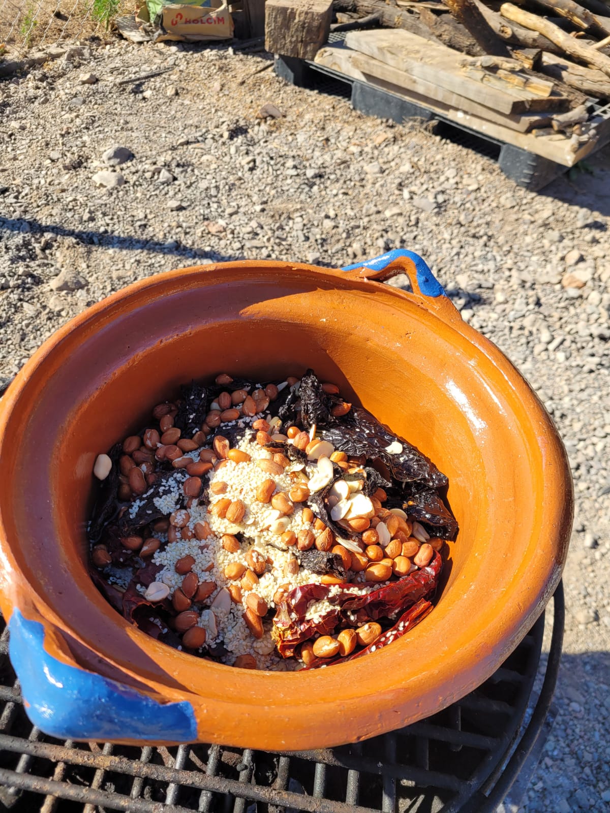 Presentación de la variedad de sabores de la salsa macha